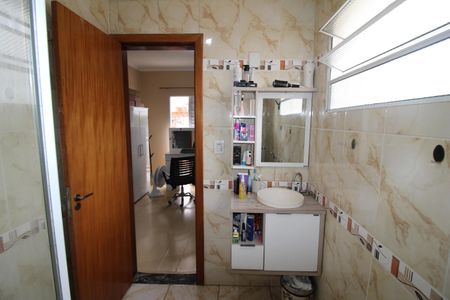 Casa à venda com 129m², 2 quartos e 2 vagasQuarto 1 - Banheiro