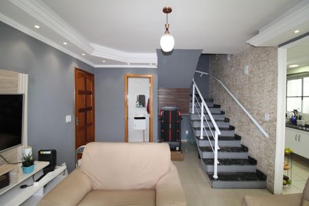 Casa à venda com 129m², 2 quartos e 2 vagasSala