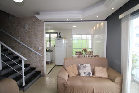 Casa à venda com 129m², 2 quartos e 2 vagasSala