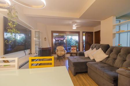 Casa à venda com 154m², 3 quartos e 2 vagasSala