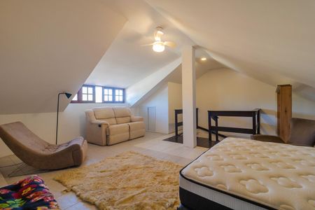 Casa à venda com 154m², 3 quartos e 2 vagasSotão