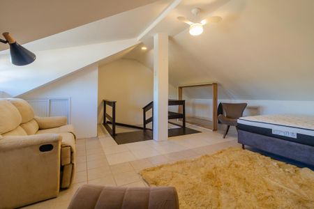 Casa à venda com 154m², 3 quartos e 2 vagasSotão