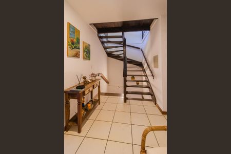 Casa à venda com 154m², 3 quartos e 2 vagasCorredor