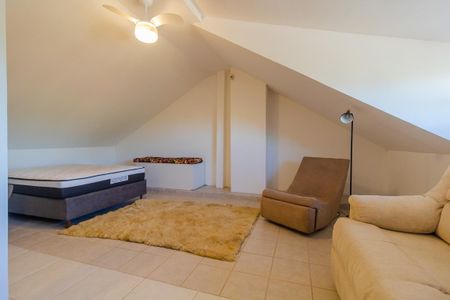 Casa à venda com 154m², 3 quartos e 2 vagasSotão