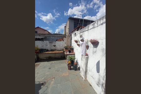 Casa à venda com 239m², 3 quartos e 2 vagasFoto 02