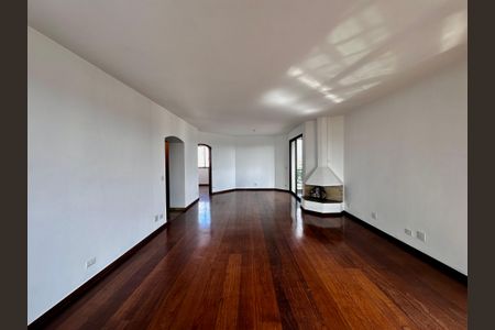Apartamento para alugar com 161m², 2 quartos e 3 vagas Apartamento para alugar com 161m², 2 quartos e 3 vagasSala