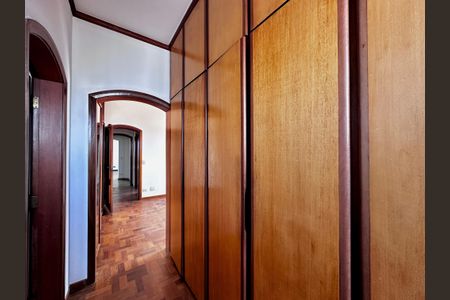 Apartamento para alugar com 161m², 2 quartos e 3 vagas Apartamento para alugar com 161m², 2 quartos e 3 vagasCloset Suíte