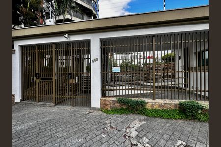 Apartamento para alugar com 161m², 2 quartos e 3 vagas Apartamento para alugar com 161m², 2 quartos e 3 vagasFachada
