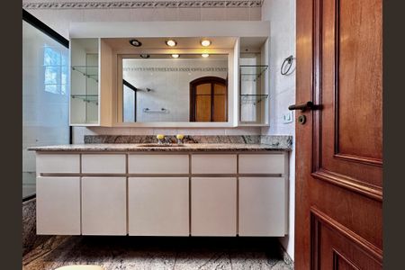 Apartamento para alugar com 161m², 2 quartos e 3 vagas Apartamento para alugar com 161m², 2 quartos e 3 vagasBanheiro Suíte