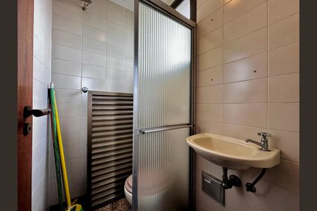 Apartamento para alugar com 161m², 2 quartos e 3 vagas Apartamento para alugar com 161m², 2 quartos e 3 vagasBanheiro de Serviço