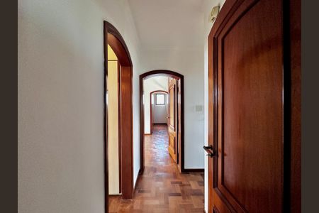 Apartamento para alugar com 161m², 2 quartos e 3 vagas Apartamento para alugar com 161m², 2 quartos e 3 vagasCorredor Quartos