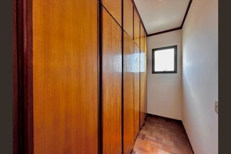 Apartamento para alugar com 161m², 2 quartos e 3 vagas Apartamento para alugar com 161m², 2 quartos e 3 vagasCloset Suíte