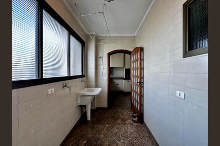 Apartamento para alugar com 161m², 2 quartos e 3 vagas Apartamento para alugar com 161m², 2 quartos e 3 vagasÁrea de Serviço