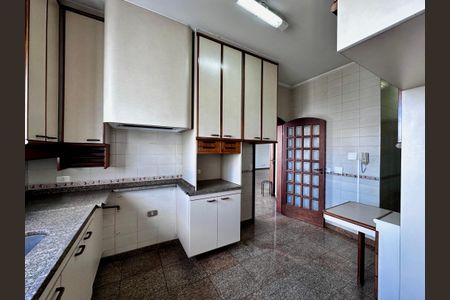 Apartamento para alugar com 161m², 2 quartos e 3 vagas Apartamento para alugar com 161m², 2 quartos e 3 vagasCozinha