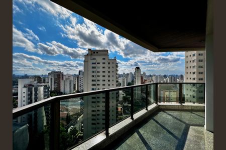 Apartamento para alugar com 161m², 2 quartos e 3 vagas Apartamento para alugar com 161m², 2 quartos e 3 vagasSacada