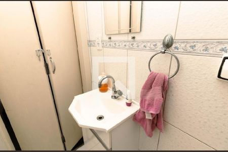 Casa à venda com 180m², 3 quartos e 4 vagasBanheiro 1