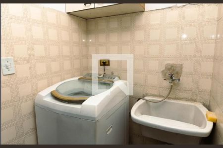 Casa à venda com 180m², 3 quartos e 4 vagasÁrea de Serviço