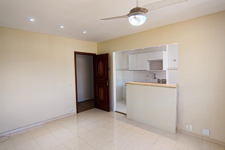 Apartamento à venda com 110m², 2 quartos e 1 vaga Apartamento à venda com 110m², 2 quartos e 1 vagaSala
