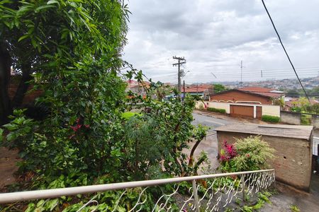Casa à venda com 77m², 2 quartos e 1 vaga Casa à venda com 77m², 2 quartos e 1 vagaQuintal