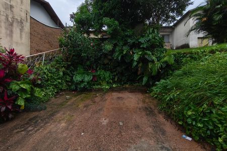 Casa à venda com 77m², 2 quartos e 1 vaga Casa à venda com 77m², 2 quartos e 1 vagaQuintal