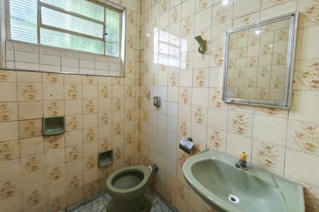 Casa à venda com 77m², 2 quartos e 1 vaga Casa à venda com 77m², 2 quartos e 1 vagaBanheiro