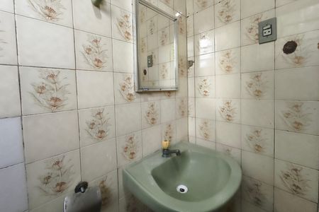 Casa à venda com 77m², 2 quartos e 1 vaga Casa à venda com 77m², 2 quartos e 1 vagaBanheiro