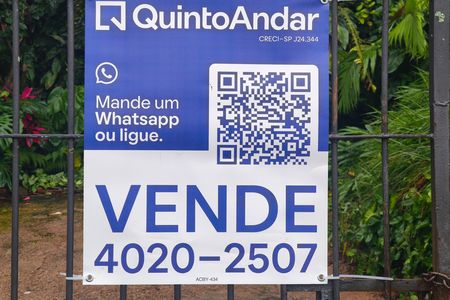 Casa à venda com 77m², 2 quartos e 1 vaga Casa à venda com 77m², 2 quartos e 1 vagaPLACA INSTALADA NA FACHADA