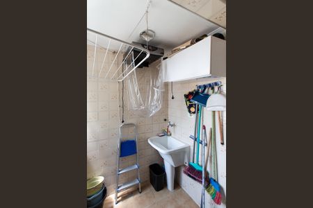 Apartamento à venda com 60m², 2 quartos e sem vaga Apartamento à venda com 60m², 2 quartos e sem vagaCozinha e Área de Serviço