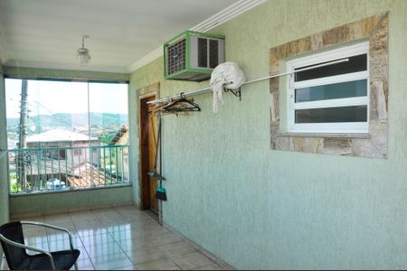 Casa à venda com 250m², 3 quartos e 5 vagas Casa à venda com 250m², 3 quartos e 5 vagasDetalhe - Varanda