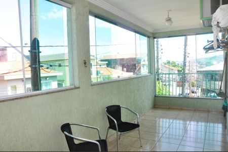 Casa à venda com 250m², 3 quartos e 5 vagas Casa à venda com 250m², 3 quartos e 5 vagasDetalhe - Varanda