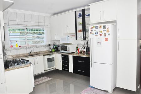 Casa à venda com 250m², 3 quartos e 5 vagas Casa à venda com 250m², 3 quartos e 5 vagasCozinha