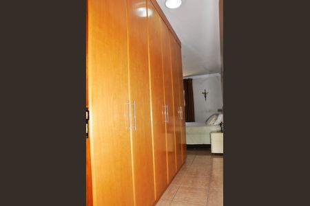 Casa à venda com 250m², 3 quartos e 5 vagas Casa à venda com 250m², 3 quartos e 5 vagasSuíte