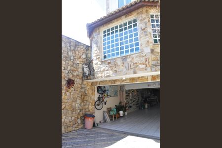 Casa à venda com 250m², 3 quartos e 5 vagas Casa à venda com 250m², 3 quartos e 5 vagasGaragem