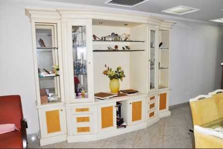 Casa à venda com 250m², 3 quartos e 5 vagas Casa à venda com 250m², 3 quartos e 5 vagasSala de Jantar