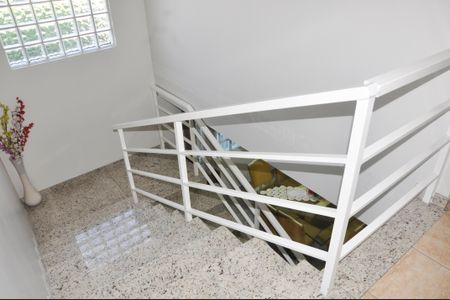 Casa à venda com 250m², 3 quartos e 5 vagas Casa à venda com 250m², 3 quartos e 5 vagasEscada Quartos