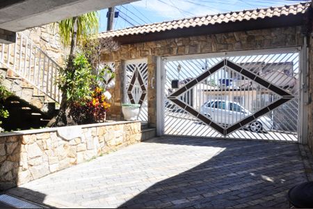 Casa à venda com 250m², 3 quartos e 5 vagas Casa à venda com 250m², 3 quartos e 5 vagasGaragem