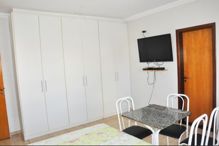 Casa à venda com 250m², 3 quartos e 5 vagas Casa à venda com 250m², 3 quartos e 5 vagasSuíte 2