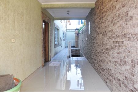 Casa à venda com 250m², 3 quartos e 5 vagas Casa à venda com 250m², 3 quartos e 5 vagasHall de Entrada