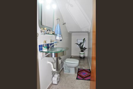 Casa à venda com 250m², 3 quartos e 5 vagas Casa à venda com 250m², 3 quartos e 5 vagasLavabo