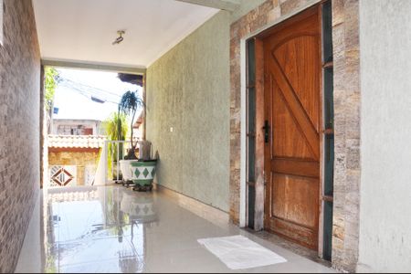 Casa à venda com 250m², 3 quartos e 5 vagas Casa à venda com 250m², 3 quartos e 5 vagasHall de Entrada