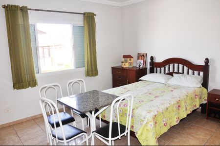 Casa à venda com 250m², 3 quartos e 5 vagas Casa à venda com 250m², 3 quartos e 5 vagasSuíte 2