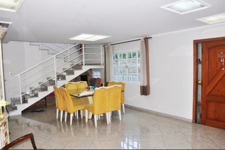 Casa à venda com 250m², 3 quartos e 5 vagas Casa à venda com 250m², 3 quartos e 5 vagasSala de Jantar