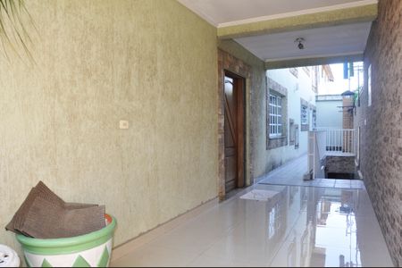 Casa à venda com 250m², 3 quartos e 5 vagas Casa à venda com 250m², 3 quartos e 5 vagasHall de Entrada
