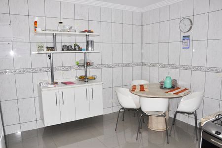 Casa à venda com 250m², 3 quartos e 5 vagas Casa à venda com 250m², 3 quartos e 5 vagasCozinha