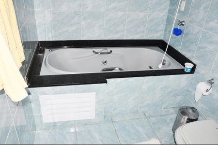 Casa à venda com 250m², 3 quartos e 5 vagas Casa à venda com 250m², 3 quartos e 5 vagasBanheiro/Suíte 2