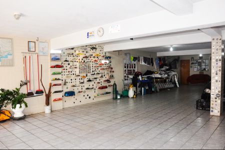 Casa à venda com 250m², 3 quartos e 5 vagas Casa à venda com 250m², 3 quartos e 5 vagasGaragem