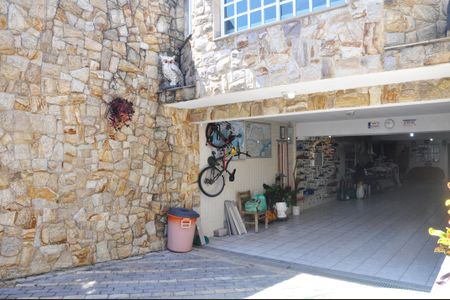 Casa à venda com 250m², 3 quartos e 5 vagas Casa à venda com 250m², 3 quartos e 5 vagasGaragem