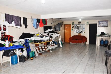 Casa à venda com 250m², 3 quartos e 5 vagas Casa à venda com 250m², 3 quartos e 5 vagasGaragem