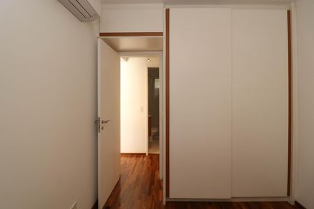 Apartamento para alugar com 62m², 2 quartos e 2 vagas Apartamento para alugar com 62m², 2 quartos e 2 vagasQuarto