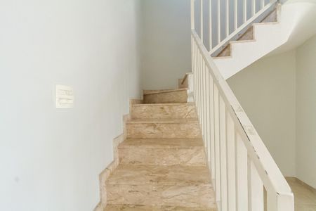 Apartamento à venda com 183m², 3 quartos e 3 vagasEscada